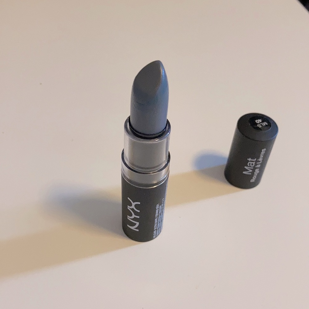 NYX Matte Lipstick (Full Size) MLS 40 Ultra Dare